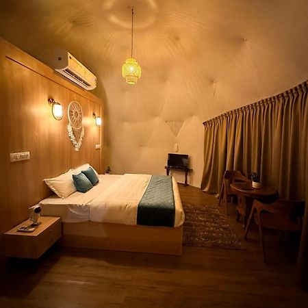 Wildglamps Athirappilly Hotel Exterior photo